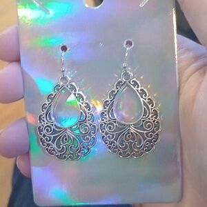 ♥️ C 5 / $20 Silver Filgree Earrings